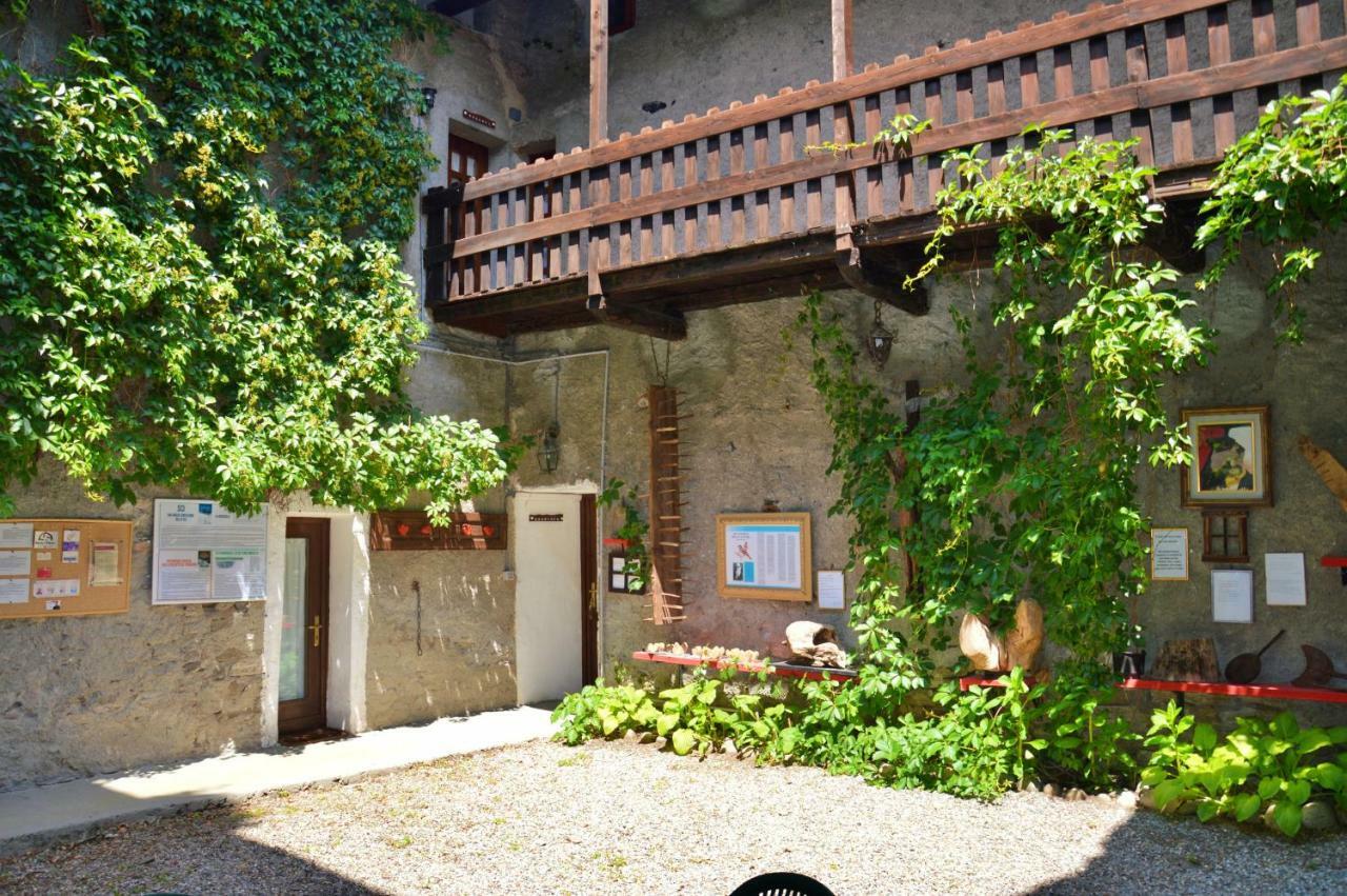 Cascina Des Religieuses Apartment Aosta Bagian luar foto
